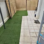 Nyaraló Zara *