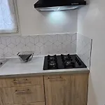 Nyaraló Zara *