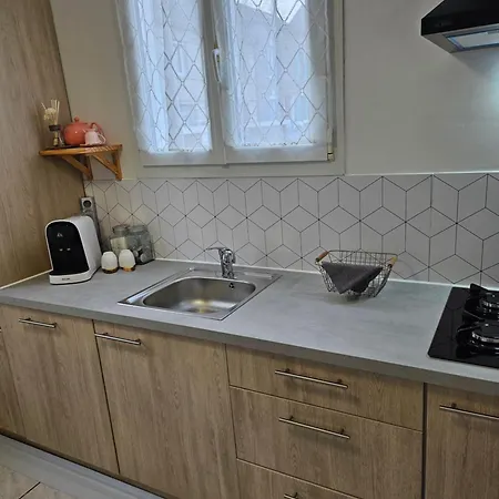 Holiday home Zara *