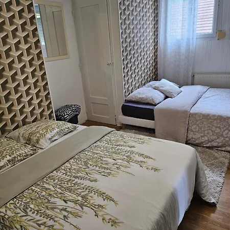 Holiday home Zara *